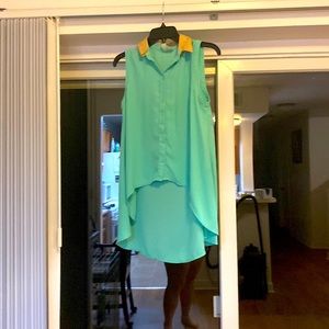 Small high low shirt with pleather collar in teal 10$